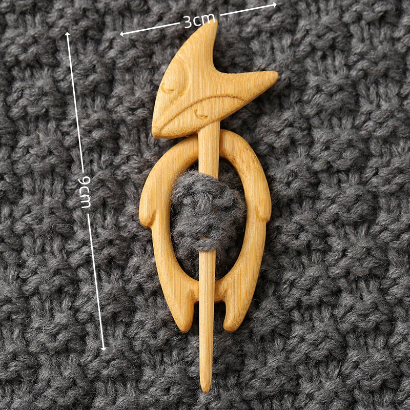 Brooch pin with wooden animal pattern Wooden Animal Brooch Gift
