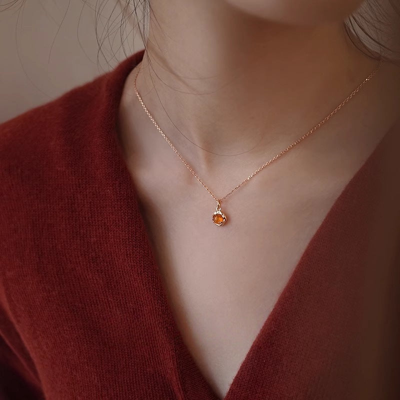 Time Fragment Amber Necklace for Women Spring Summer New Style Choker Niche Light Luxury Retro Simple High-end Collarbone Chain