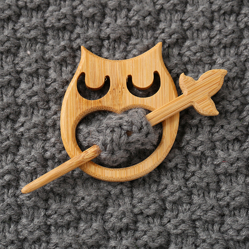 Brooch pin with wooden animal pattern Wooden Animal Brooch Gift