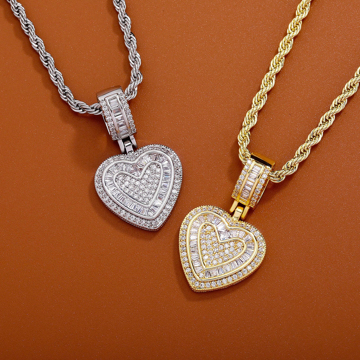 European and American Niche Gold-Plated Heart Collarbone Chain Metal Hip-Hop Accessories Sweater Chain Women Pendant Necklace Jewelry Wholesale