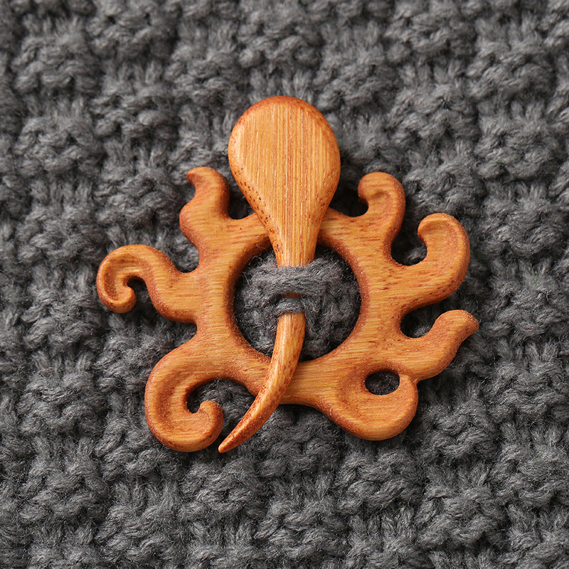 Brooch pin with wooden animal pattern Wooden Animal Brooch Gift