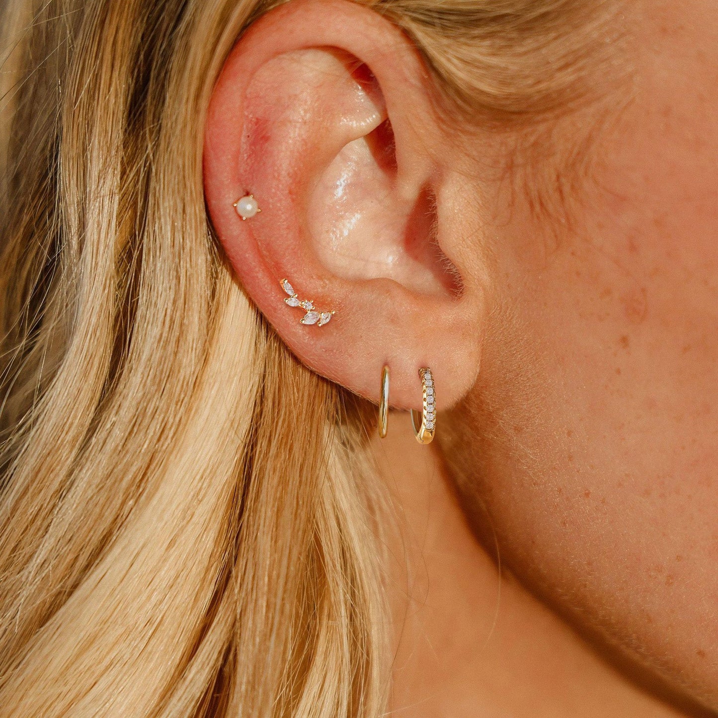 Elegant artificial stud earrings are summer gifts