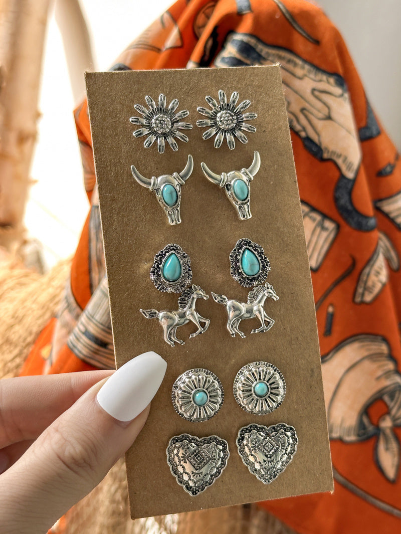 Western Cowboy Style Turquoise Earrings Vintage Ethnic Style Turquoise Flower Bull Head Horse Heart Carved Stud Earrings for Women