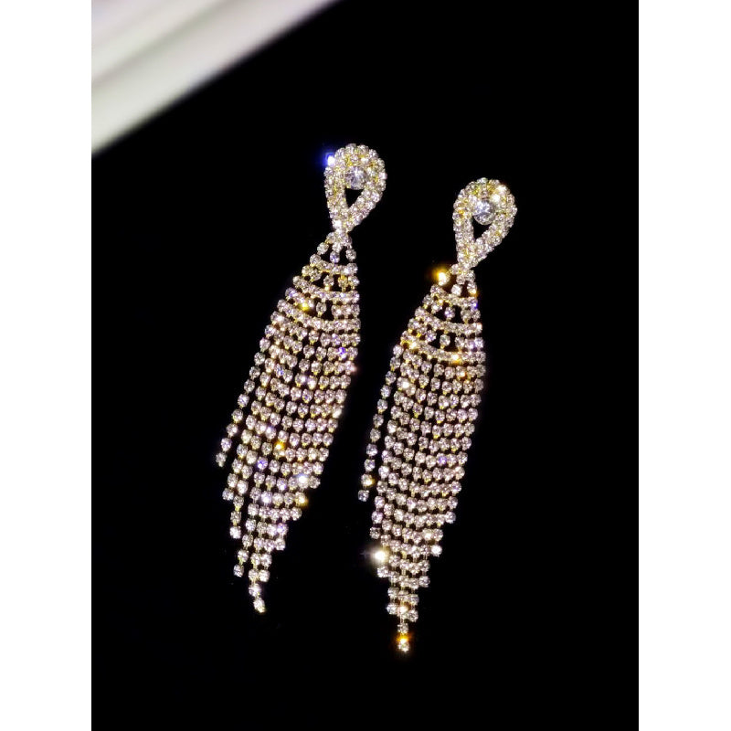 Classic long tassel earrings set with diamond stud earrings, a fashionable evening dress accessory