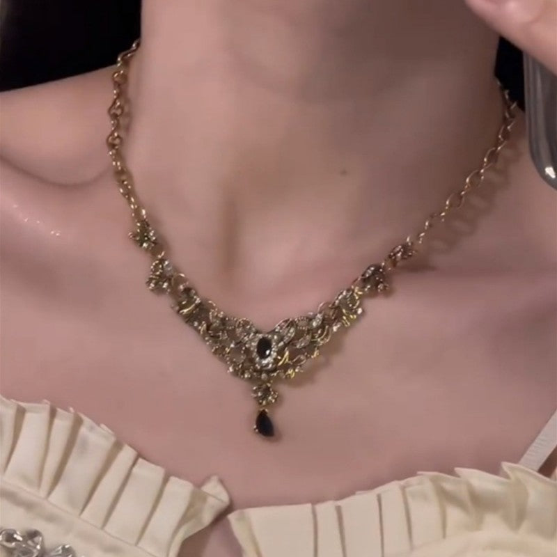 Vintage Court Style Zircon Water Drop Necklace for Women, Niche Exaggerated Collarbone Chain Neck Chain