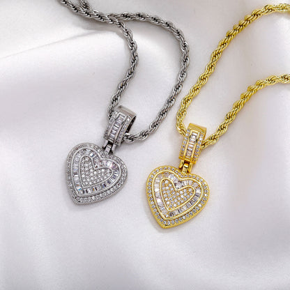 European and American Niche Gold-Plated Heart Collarbone Chain Metal Hip-Hop Accessories Sweater Chain Women Pendant Necklace Jewelry Wholesale