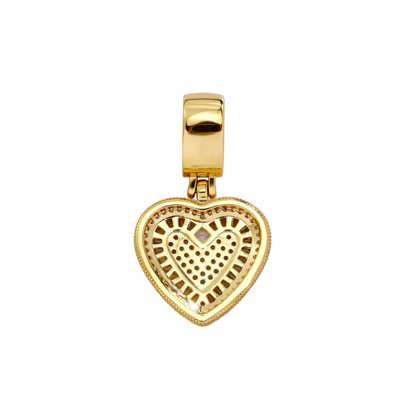 European and American Niche Gold-Plated Heart Collarbone Chain Metal Hip-Hop Accessories Sweater Chain Women Pendant Necklace Jewelry Wholesale