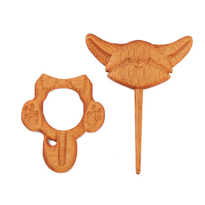 Brooch pin with wooden animal pattern Wooden Animal Brooch Gift