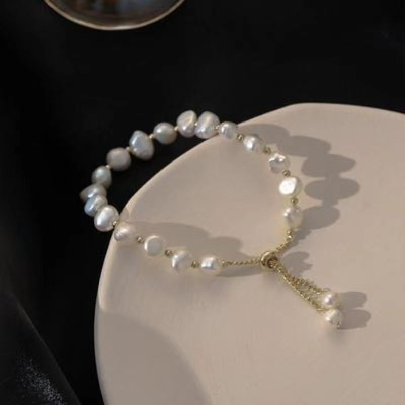 French Retro Baroque Irregular Pearl Pull Chain Bracelet for Women, Light Luxury High-end Niche Design, Fashionable and Versatile