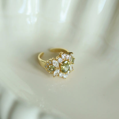 Vintage Jewelry French Retro Exquisite Niche Light Luxury Palace Style High-end Olive Green New Open Ring for Women