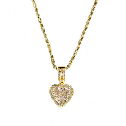 European and American Niche Gold-Plated Heart Collarbone Chain Metal Hip-Hop Accessories Sweater Chain Women Pendant Necklace Jewelry Wholesale
