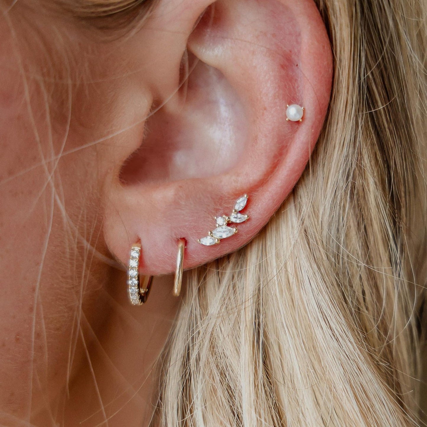 Elegant artificial stud earrings are summer gifts