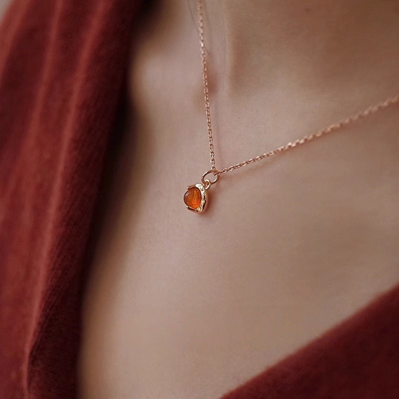 Time Fragment Amber Necklace for Women Spring Summer New Style Choker Niche Light Luxury Retro Simple High-end Collarbone Chain