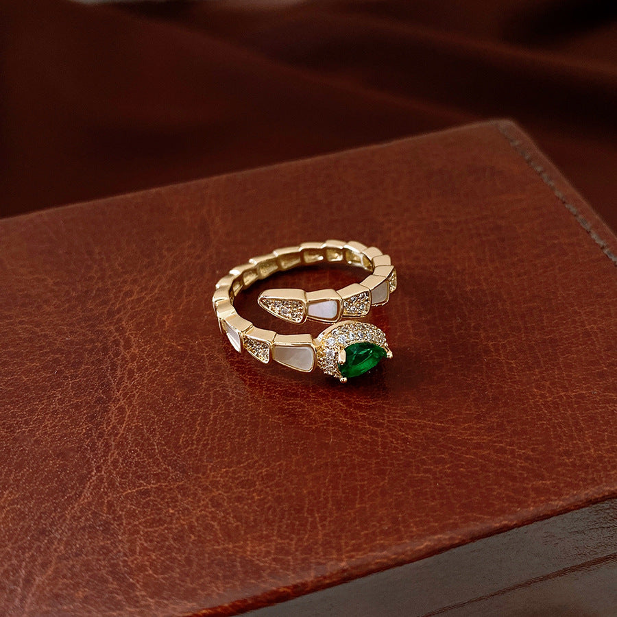 This retro, light luxury, slightly set zircon snake-shaped ring exudes a sense of sophistication and a niche charm for the index finger ring