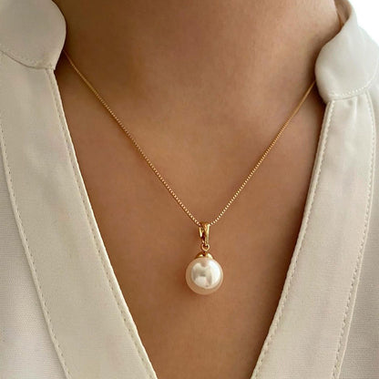 Fashionable pearl necklace and earring set, workplace and office fashion matching, birthday queue, party, outdoor