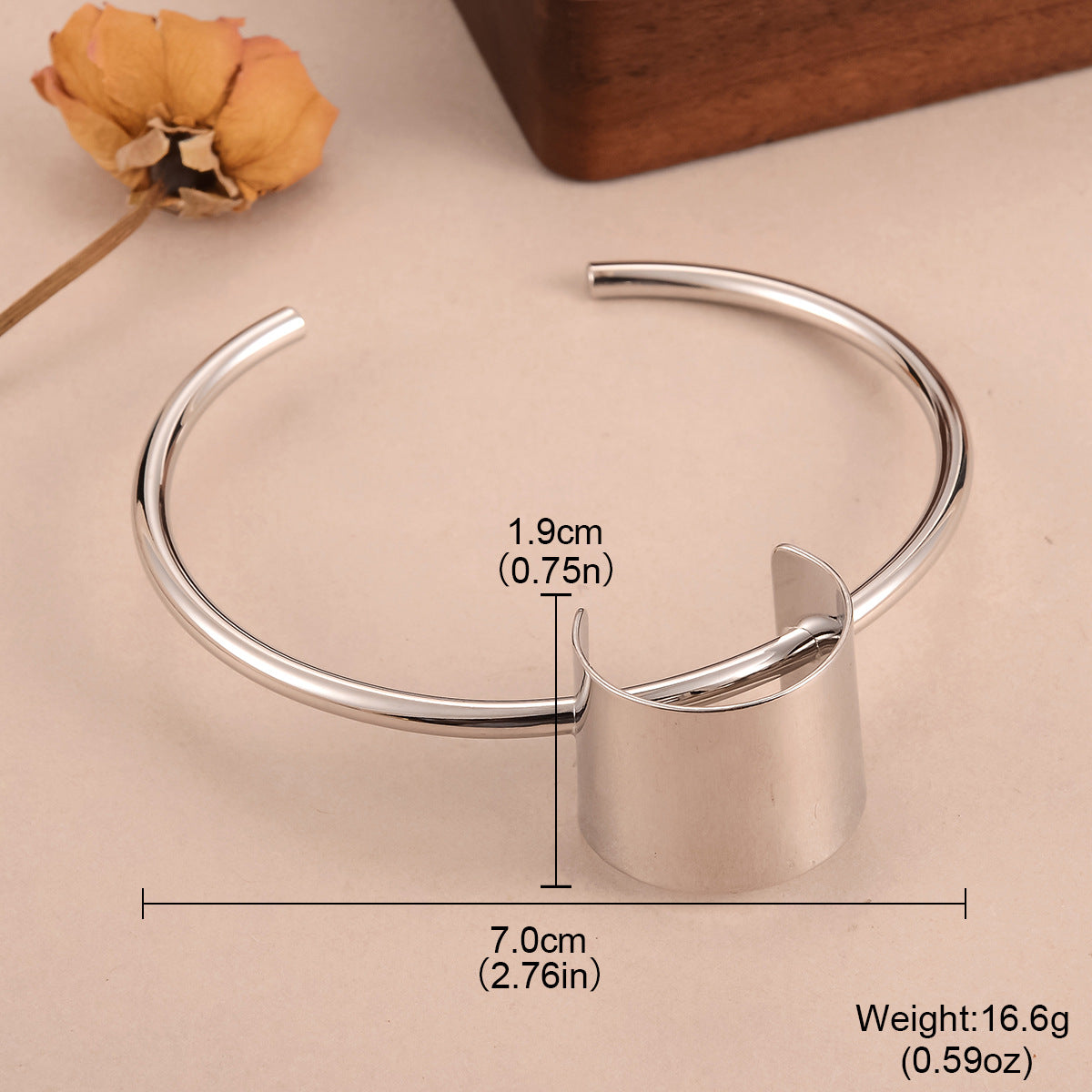 Vintage Hollow Metal Bracelet Medieval Style Personality Women's Bracelet Fashion Geometric Vintage Gold-Plated Versatile Simple Bracelet