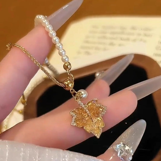 Maple Leaf Pendant Necklace Fashion Necklace