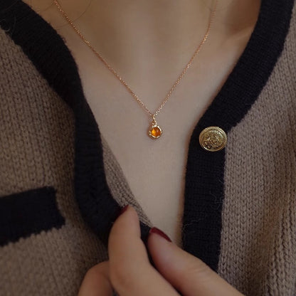 Time Fragment Amber Necklace for Women Spring Summer New Style Choker Niche Light Luxury Retro Simple High-end Collarbone Chain