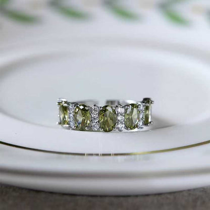 Vintage Jewelry French Retro Exquisite Niche Light Luxury Palace Style High-end Olive Green New Open Ring for Women