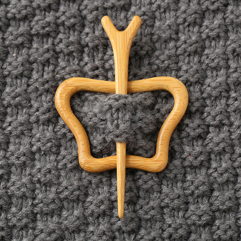 Brooch pin with wooden animal pattern Wooden Animal Brooch Gift