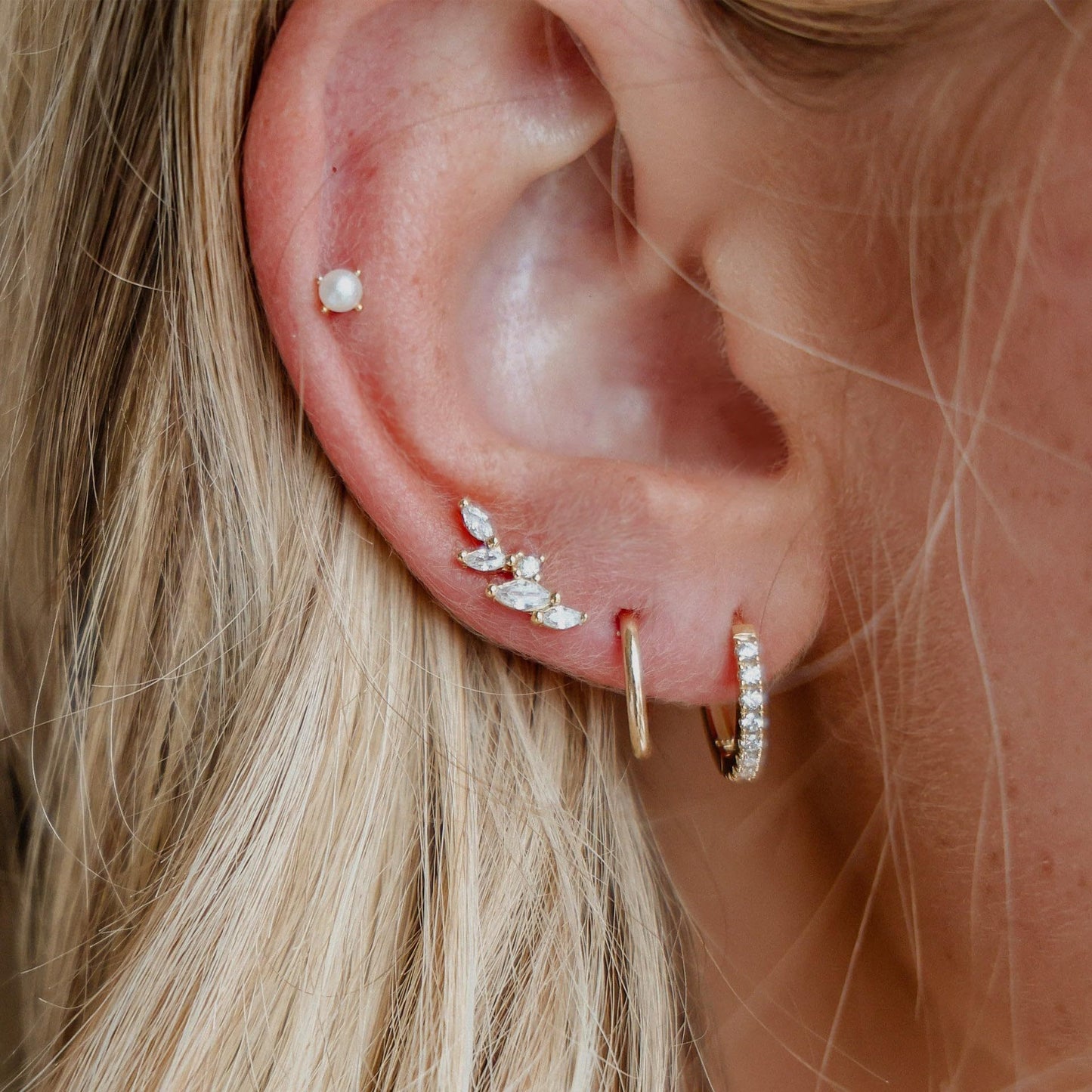 Elegant artificial stud earrings are summer gifts