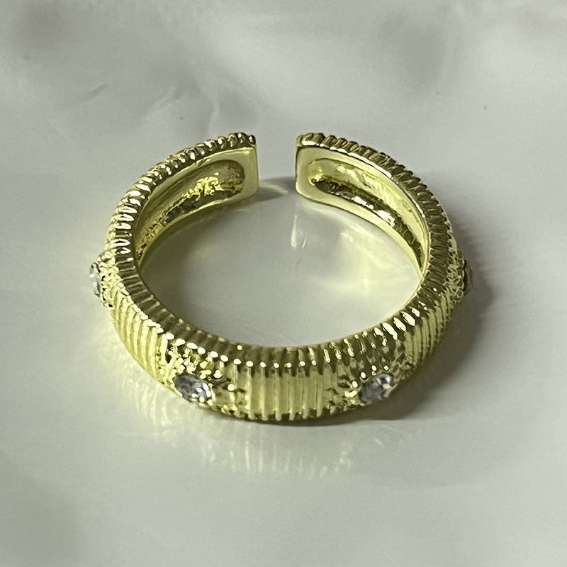Vintage Jewelry French Retro Exquisite Niche Light Luxury Palace Style High-end Olive Green New Open Ring for Women