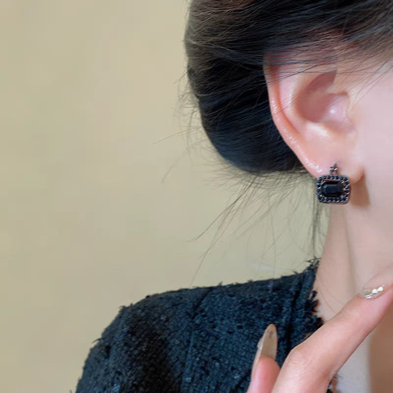 Black zircon earring earrings, jewelry, and earrings are versatile for women's fashion, workplace, parties, and outdoor gifts