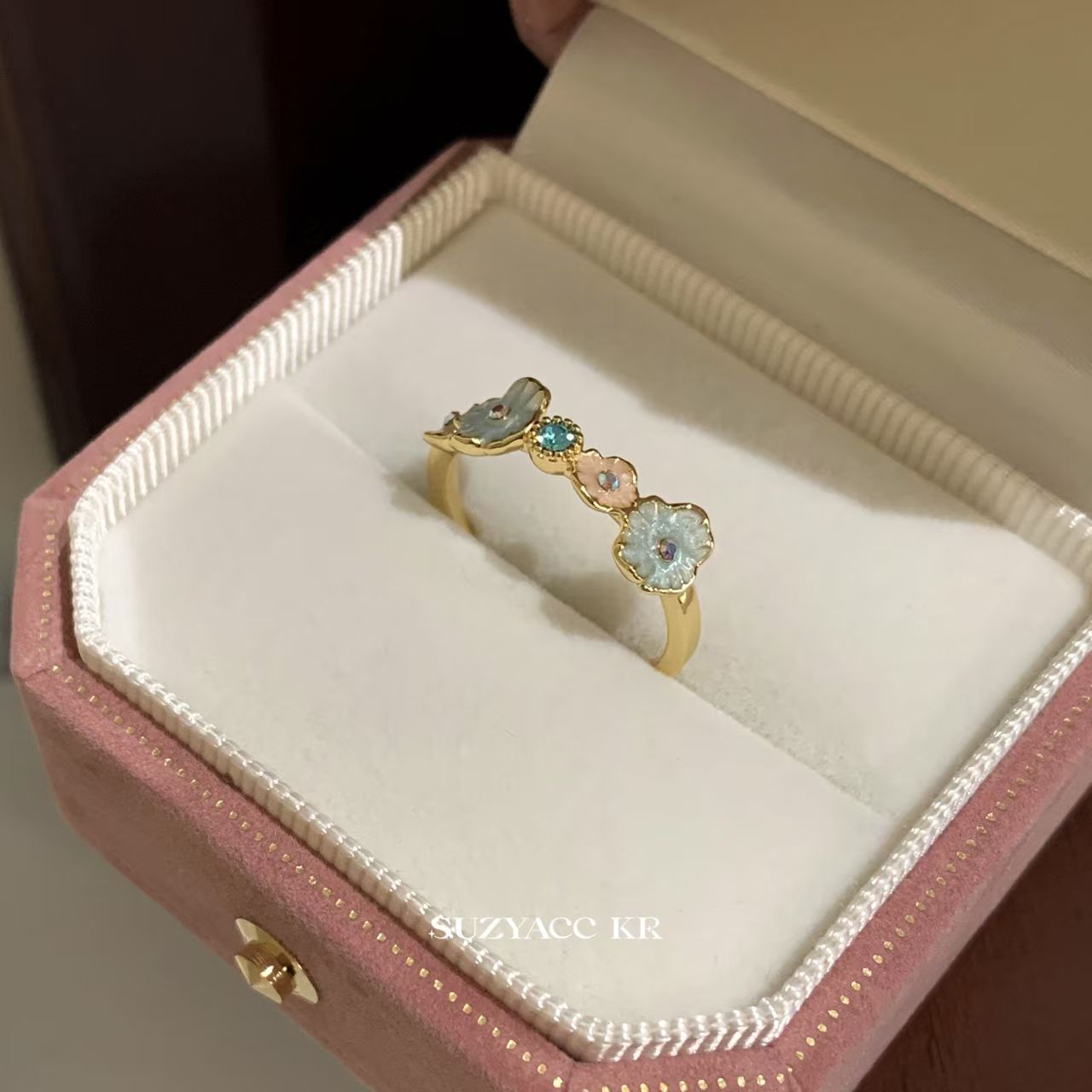Vintage Jewelry French Retro Exquisite Niche Light Luxury Palace Style High-end Olive Green New Open Ring for Women
