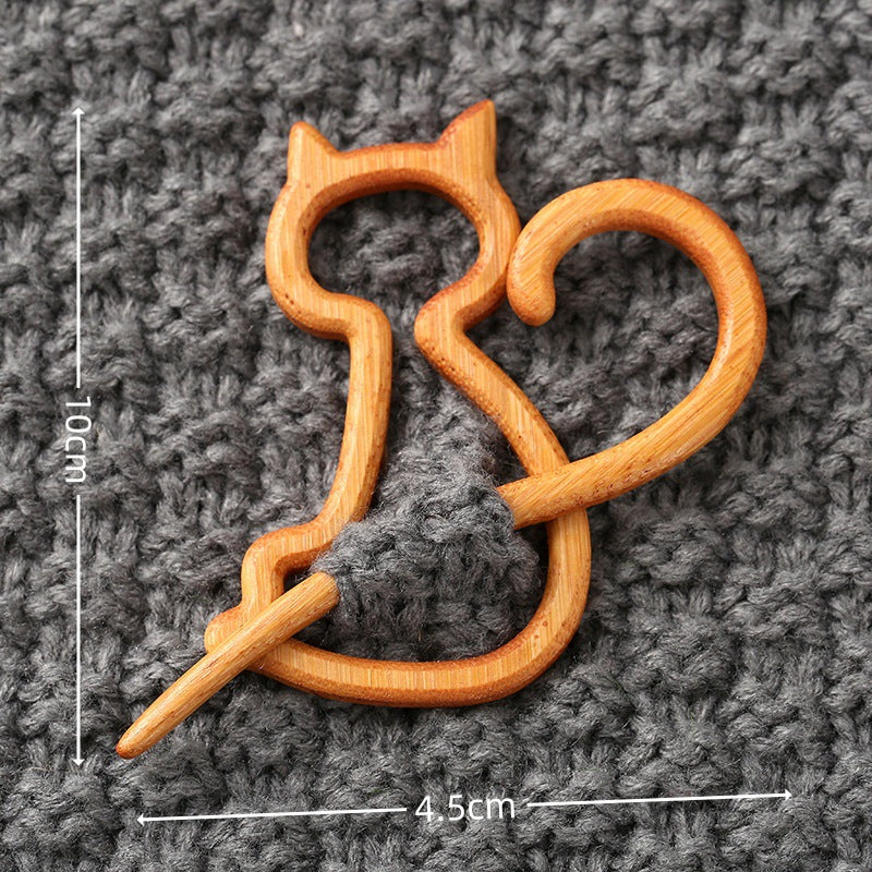 Brooch pin with wooden animal pattern Wooden Animal Brooch Gift