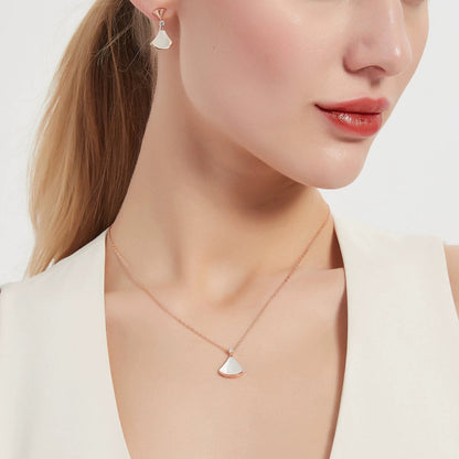 Natural mother-of-pearl dress necklace with high-end fan-shaped pendant and collarbone chain