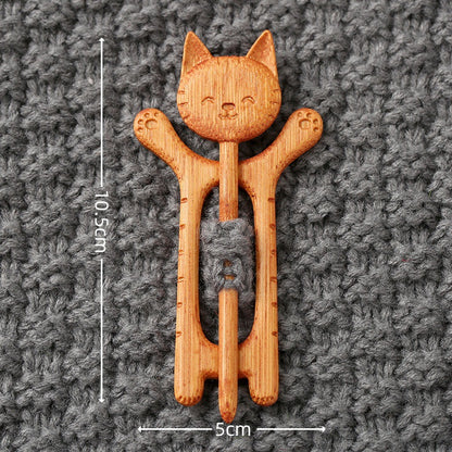 Brooch pin with wooden animal pattern Wooden Animal Brooch Gift