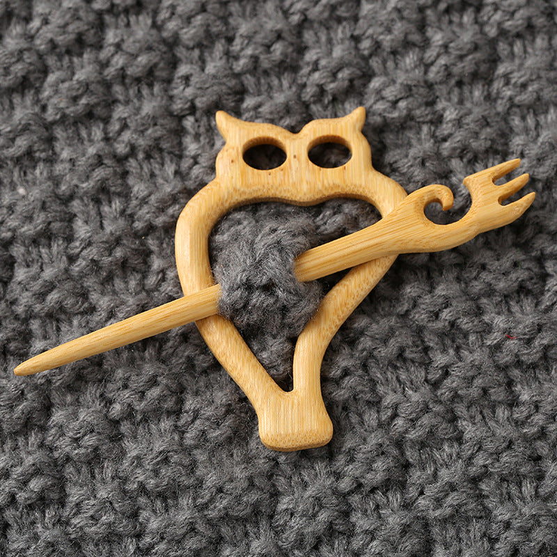 Brooch pin with wooden animal pattern Wooden Animal Brooch Gift