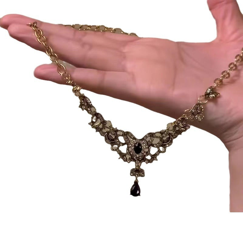 Vintage Court Style Zircon Water Drop Necklace for Women, Niche Exaggerated Collarbone Chain Neck Chain