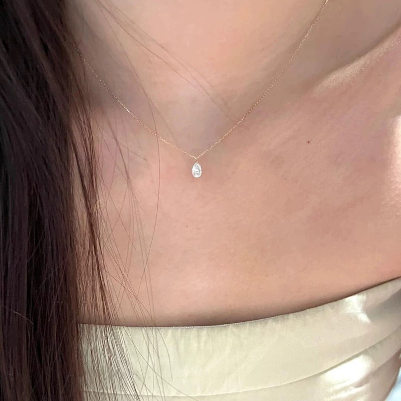Minimalist Style Elegant Luxury Ultra-Thin Water Drop Sparkling Diamond Simple Chain Pendant Necklace for Women Commuting Clavicle Chain