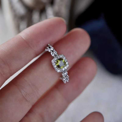 Vintage Jewelry French Retro Exquisite Niche Light Luxury Palace Style High-end Olive Green New Open Ring for Women