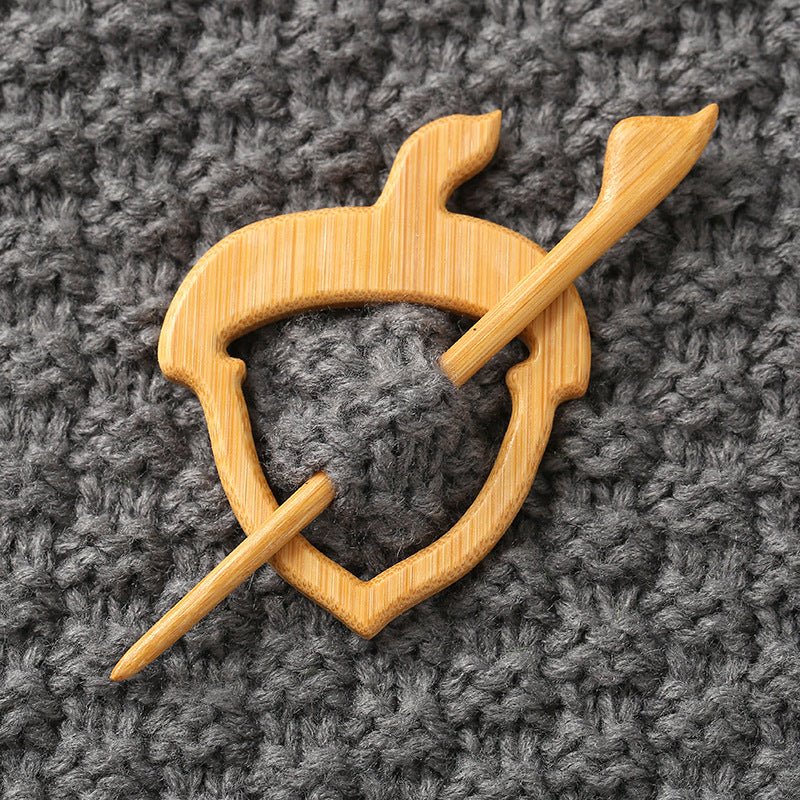 Brooch pin with wooden animal pattern Wooden Animal Brooch Gift