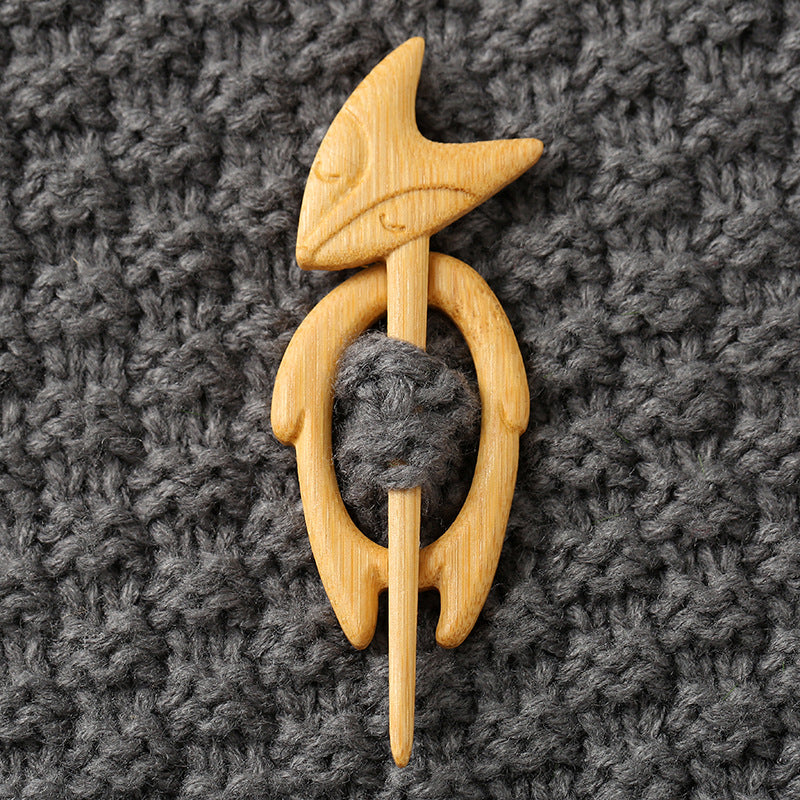 Brooch pin with wooden animal pattern Wooden Animal Brooch Gift