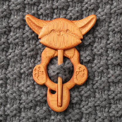 Brooch pin with wooden animal pattern Wooden Animal Brooch Gift
