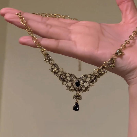 Vintage Court Style Zircon Water Drop Necklace for Women, Niche Exaggerated Collarbone Chain Neck Chain