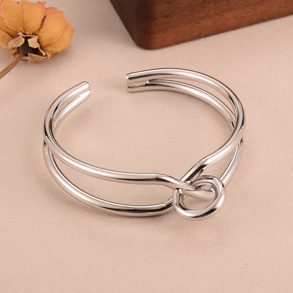 Vintage Hollow Metal Bracelet Medieval Style Personality Women's Bracelet Fashion Geometric Vintage Gold-Plated Versatile Simple Bracelet