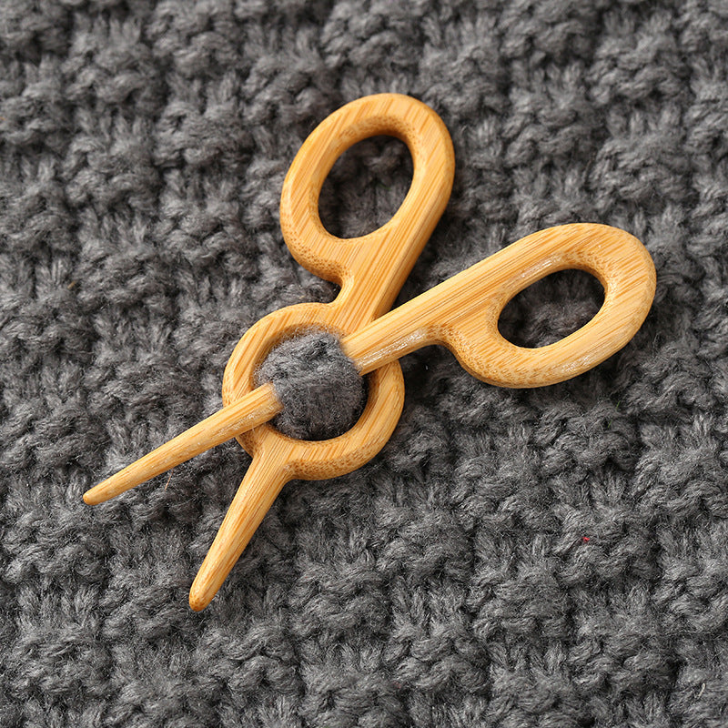 Brooch pin with wooden animal pattern Wooden Animal Brooch Gift