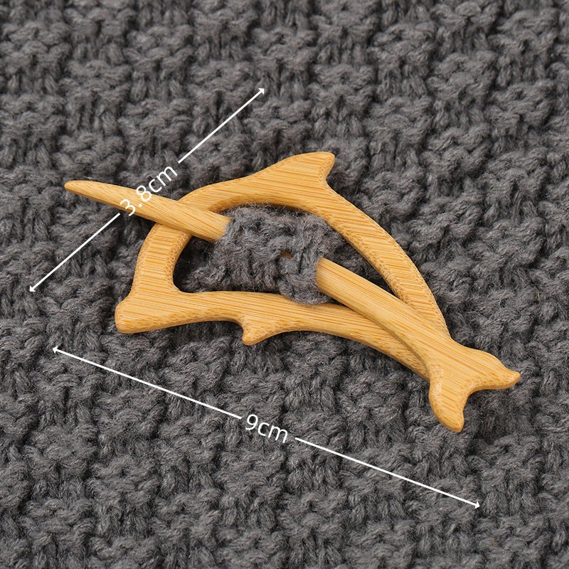 Brooch pin with wooden animal pattern Wooden Animal Brooch Gift