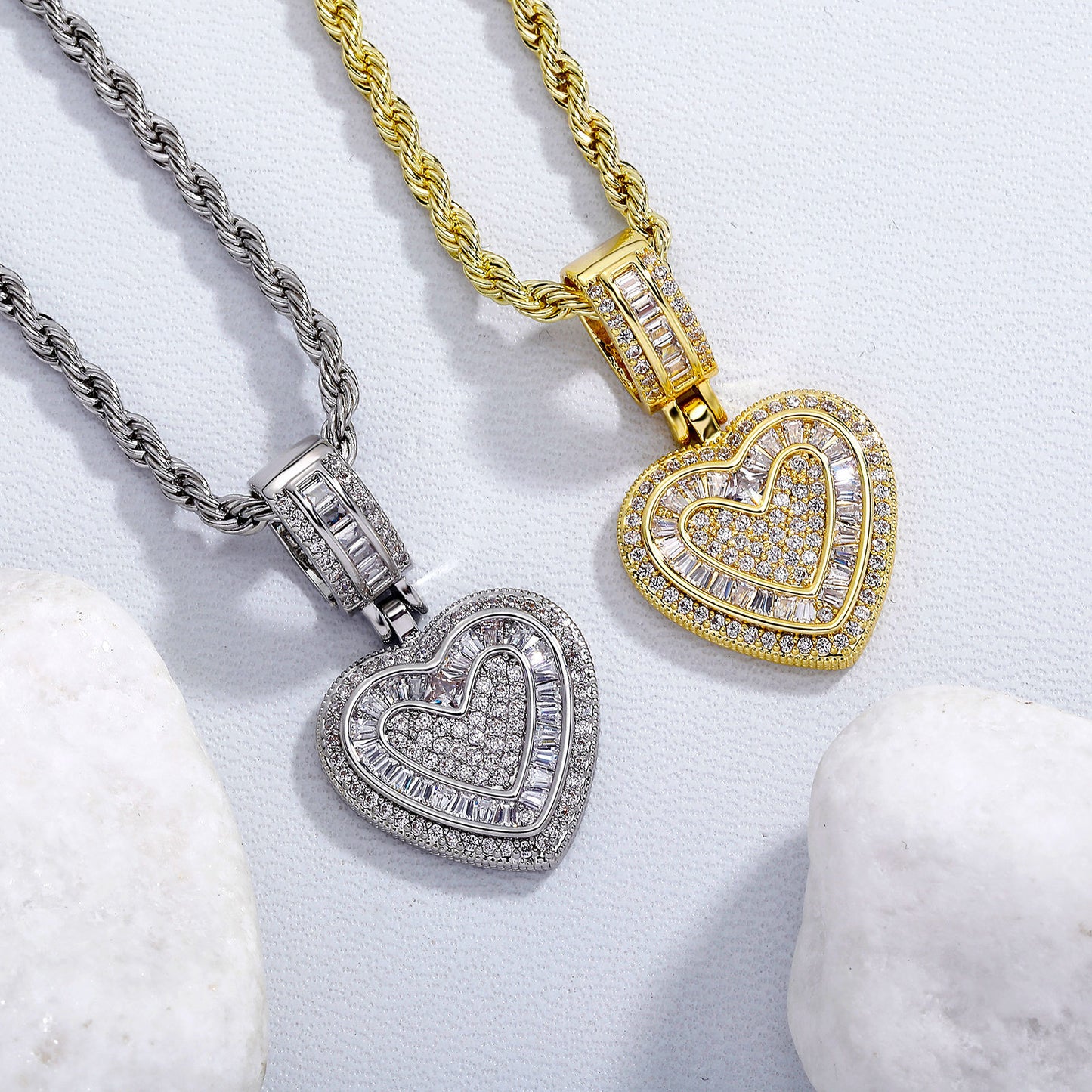 European and American Niche Gold-Plated Heart Collarbone Chain Metal Hip-Hop Accessories Sweater Chain Women Pendant Necklace Jewelry Wholesale