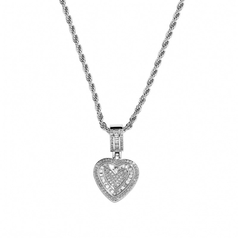 European and American Niche Gold-Plated Heart Collarbone Chain Metal Hip-Hop Accessories Sweater Chain Women Pendant Necklace Jewelry Wholesale
