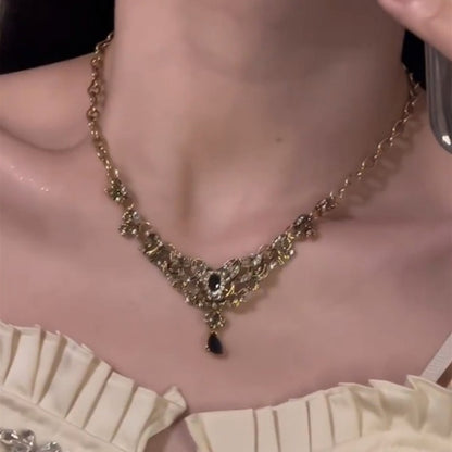 Vintage Court Style Zircon Water Drop Necklace for Women, Niche Exaggerated Collarbone Chain Neck Chain
